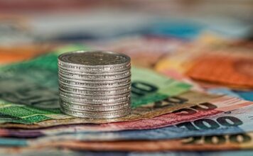 Czym różni się ekonomia klasyczna od behawioralnej? Czym różni się ekonomia klasyczna od behawioralnej?